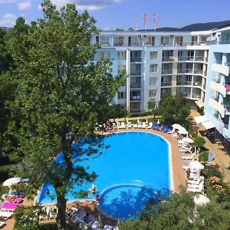 Amazing 2 Bedroom Next To The Beach
