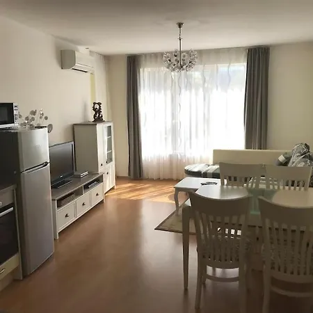 Amazing 2 Bedroom Next To The Appartement