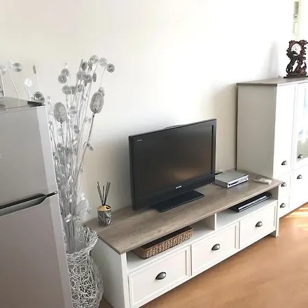 Appartement Amazing 2 Bedroom Next To The *